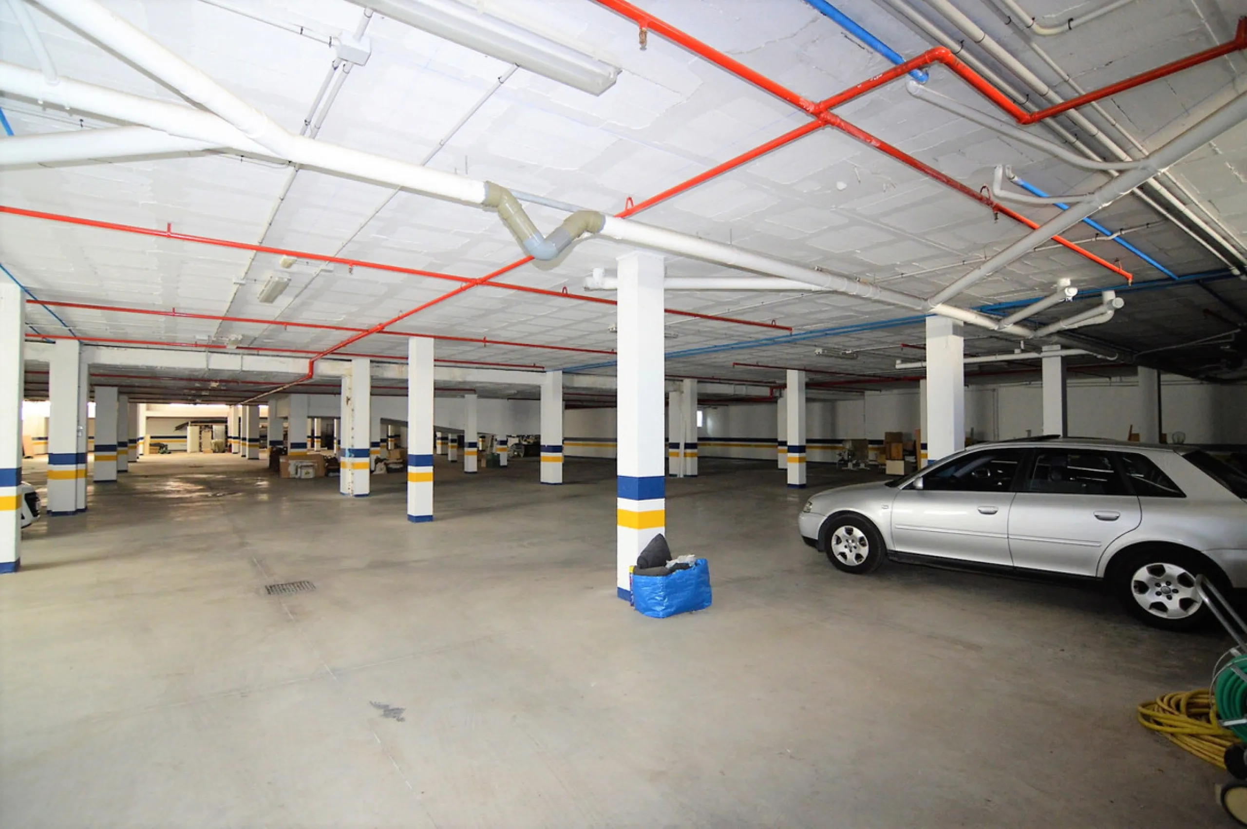 Commercial - Car Park в продаже в Marbella, Málaga. Площадь дома 2047 м²
