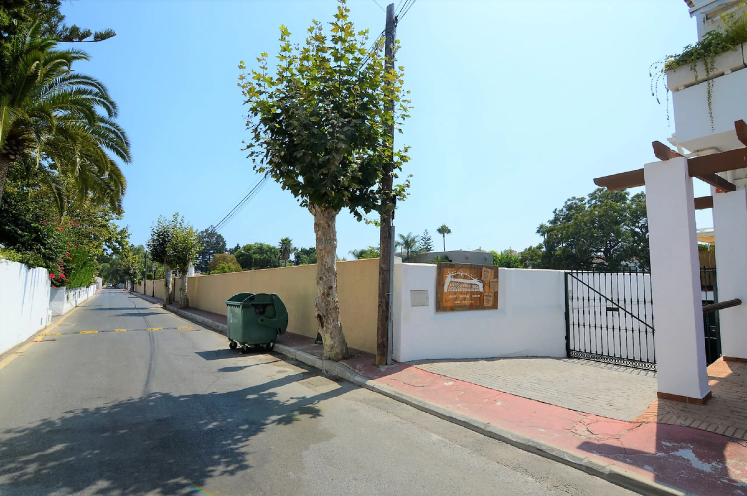 Commercial - Car Park в продаже в Marbella, Málaga. Площадь дома 2047 м²