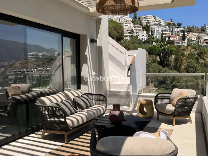 Nestled within an exclusive development of just 14 units, this stunning penthouse is situated alongside the renowned La Quinta Golf resort, celebrated for its exceptional golfing experience and prime location. Enjoy effortless access to nearby amenities, 
