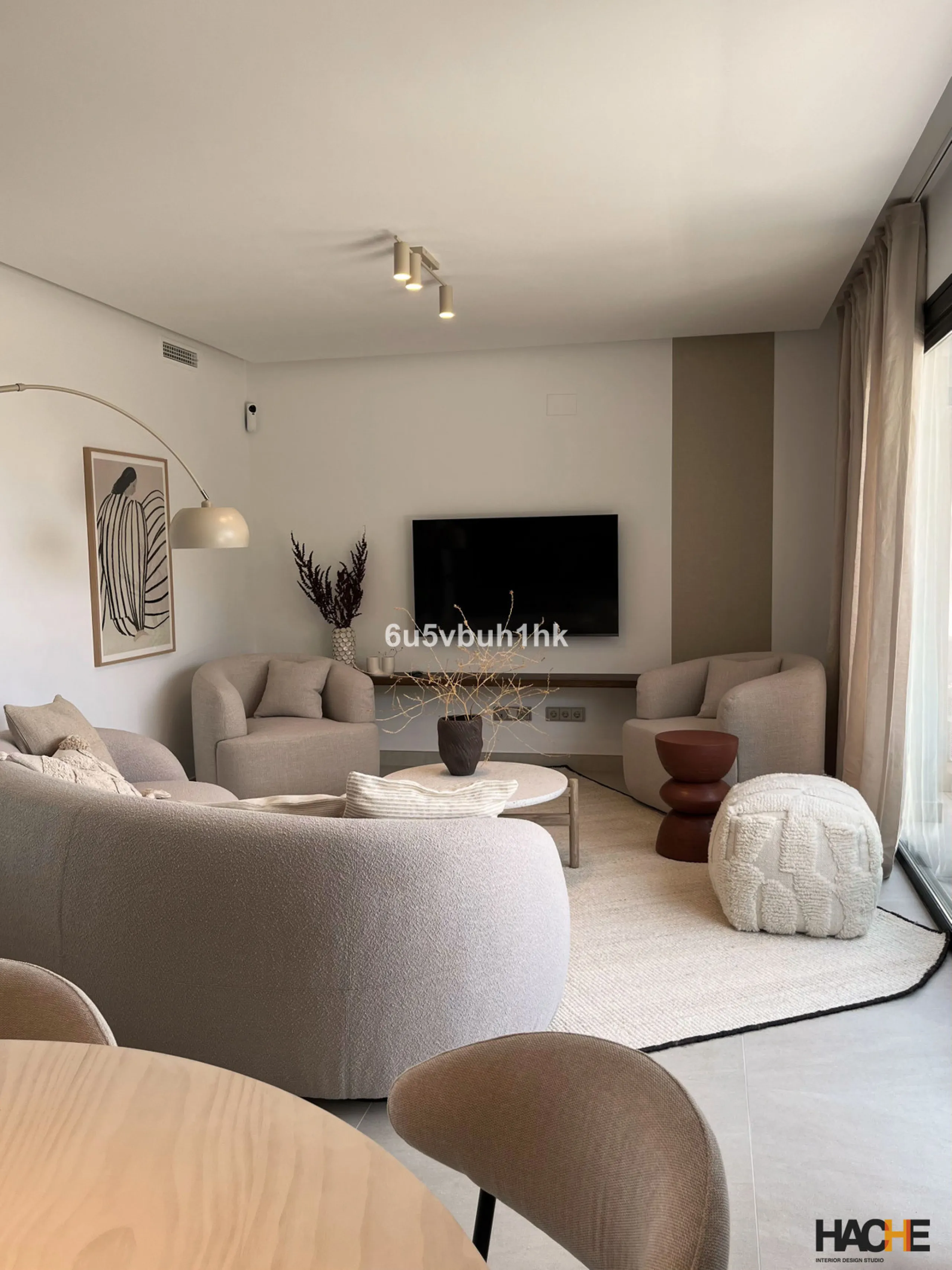 Nestled within an exclusive development of just 14 units, this stunning penthouse is situated alongside the renowned La Quinta Golf resort, celebrated for its exceptional golfing experience and prime location. Enjoy effortless access to nearby amenities, 