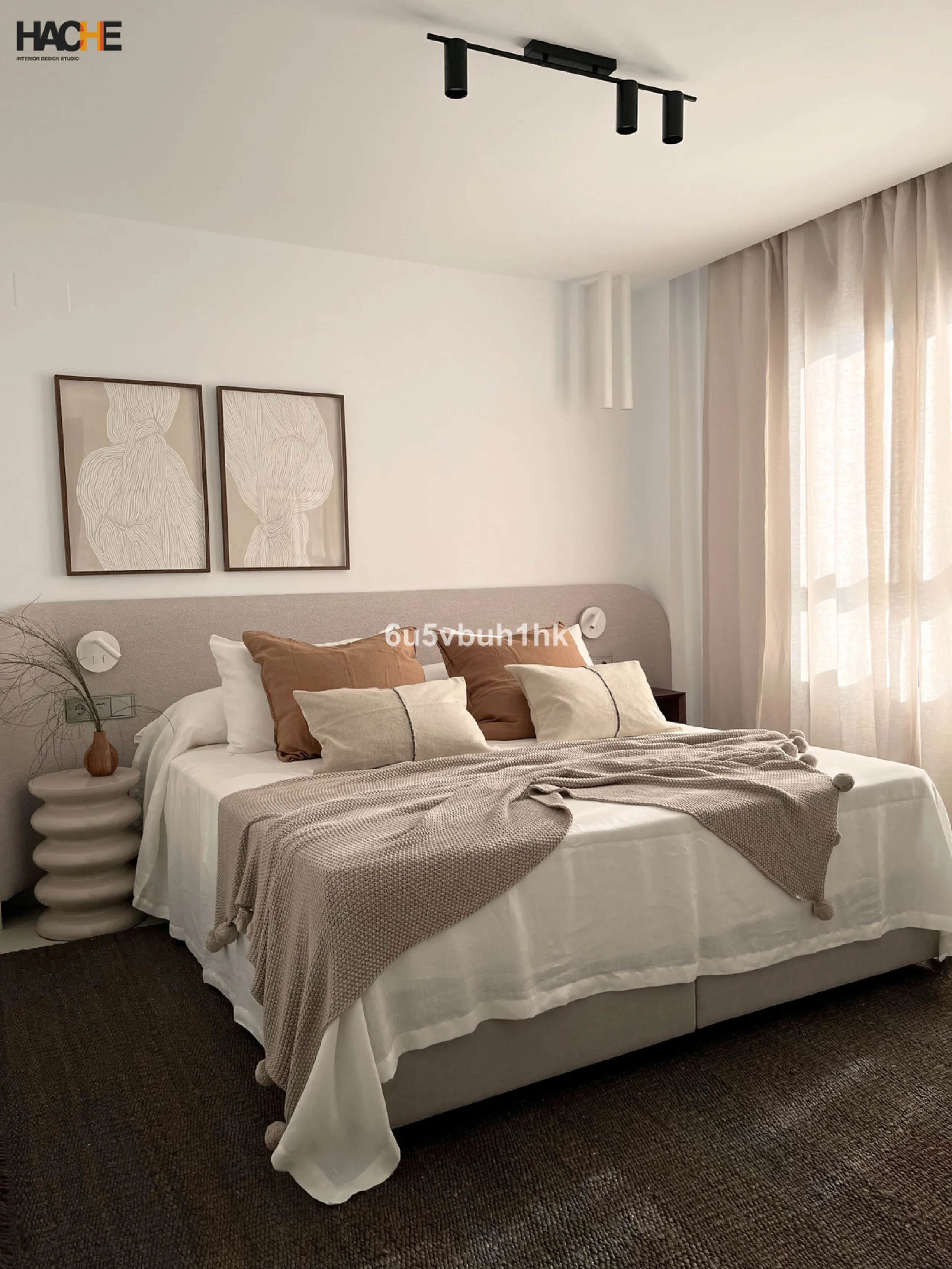 Nestled within an exclusive development of just 14 units, this stunning penthouse is situated alongside the renowned La Quinta Golf resort, celebrated for its exceptional golfing experience and prime location. Enjoy effortless access to nearby amenities, 