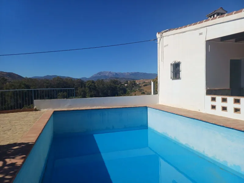 House - Finca - Cortijo в продаже в Coín, Málaga. В доме 4 спален и 1 ванных комнат. Площадь дома 216 м². Площадь участка 7998 м²