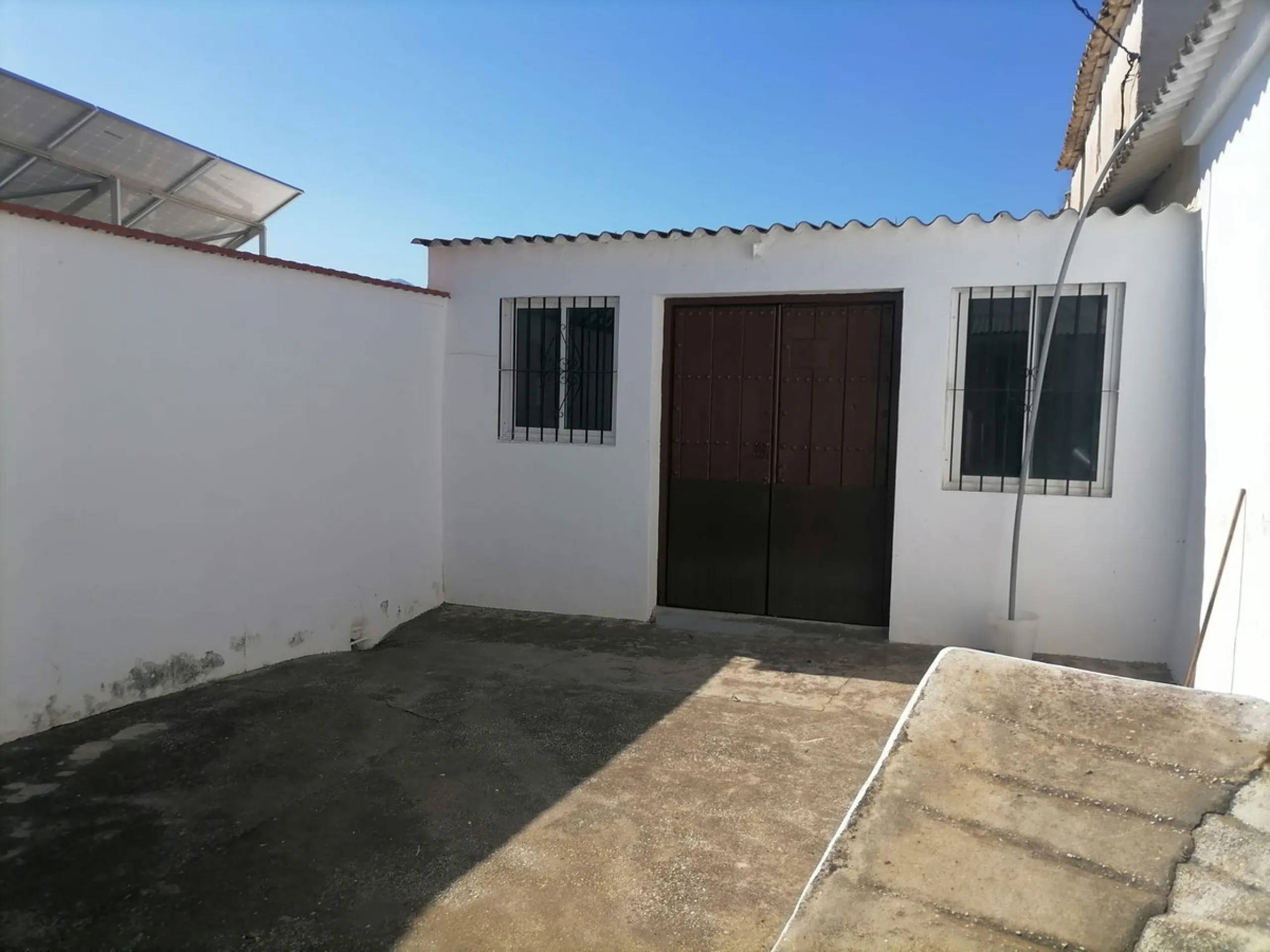 Charming Country Home with Private Pool, Lush Land & Stunning Mountain Views