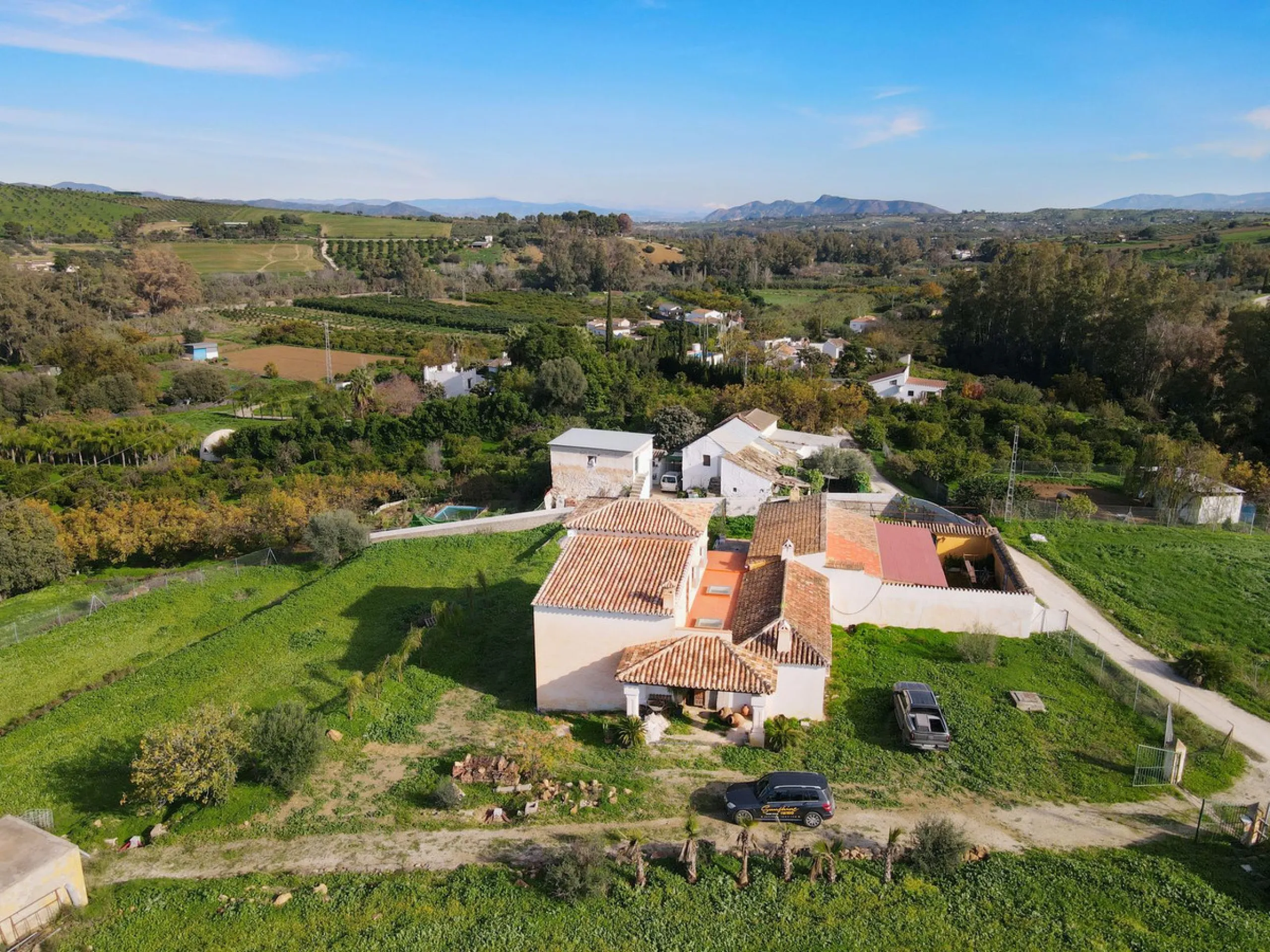 House - Finca - Cortijo в продаже в Coín, Málaga. В доме 5 спален и 5 ванных комнат. Площадь дома 360 м². Площадь участка 40000 м²