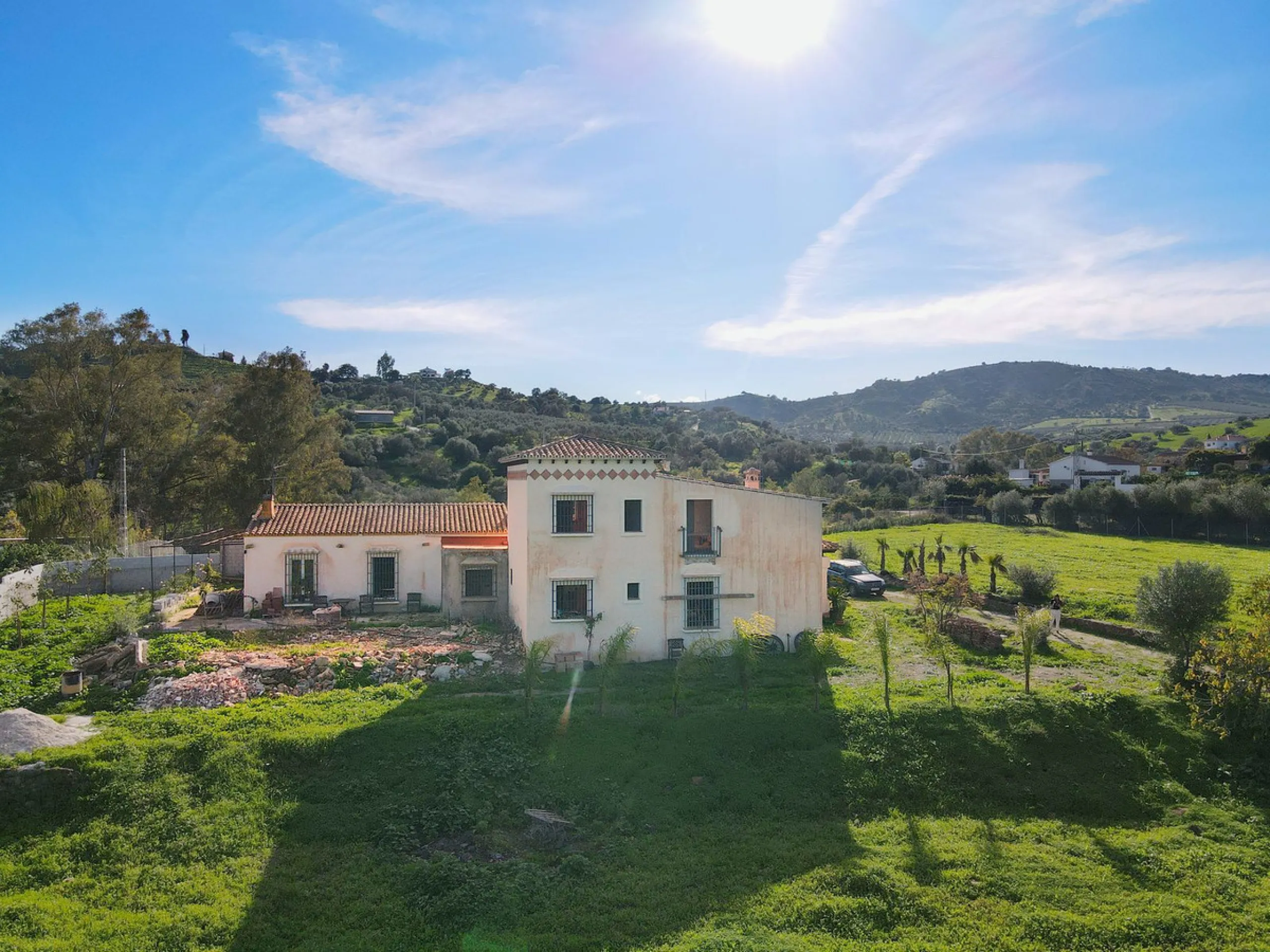 House - Finca - Cortijo в продаже в Coín, Málaga. В доме 5 спален и 5 ванных комнат. Площадь дома 360 м². Площадь участка 40000 м²
