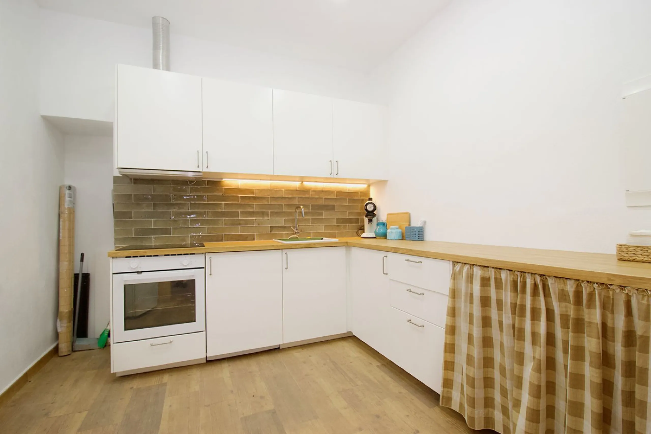 House - Finca - Cortijo в продаже в Coín, Málaga. В доме 5 спален и 5 ванных комнат. Площадь дома 360 м². Площадь участка 40000 м²