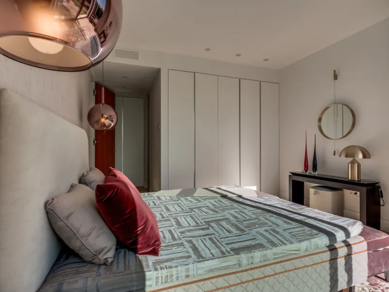 This exceptional villa is nestled within an exclusive gated community in Marbella's prestigious Golden Mile. Set on a generous south-facing plot, the property is bathed in natural sunlight and enjoys breathtaking panoramic sea views from both floors, crea