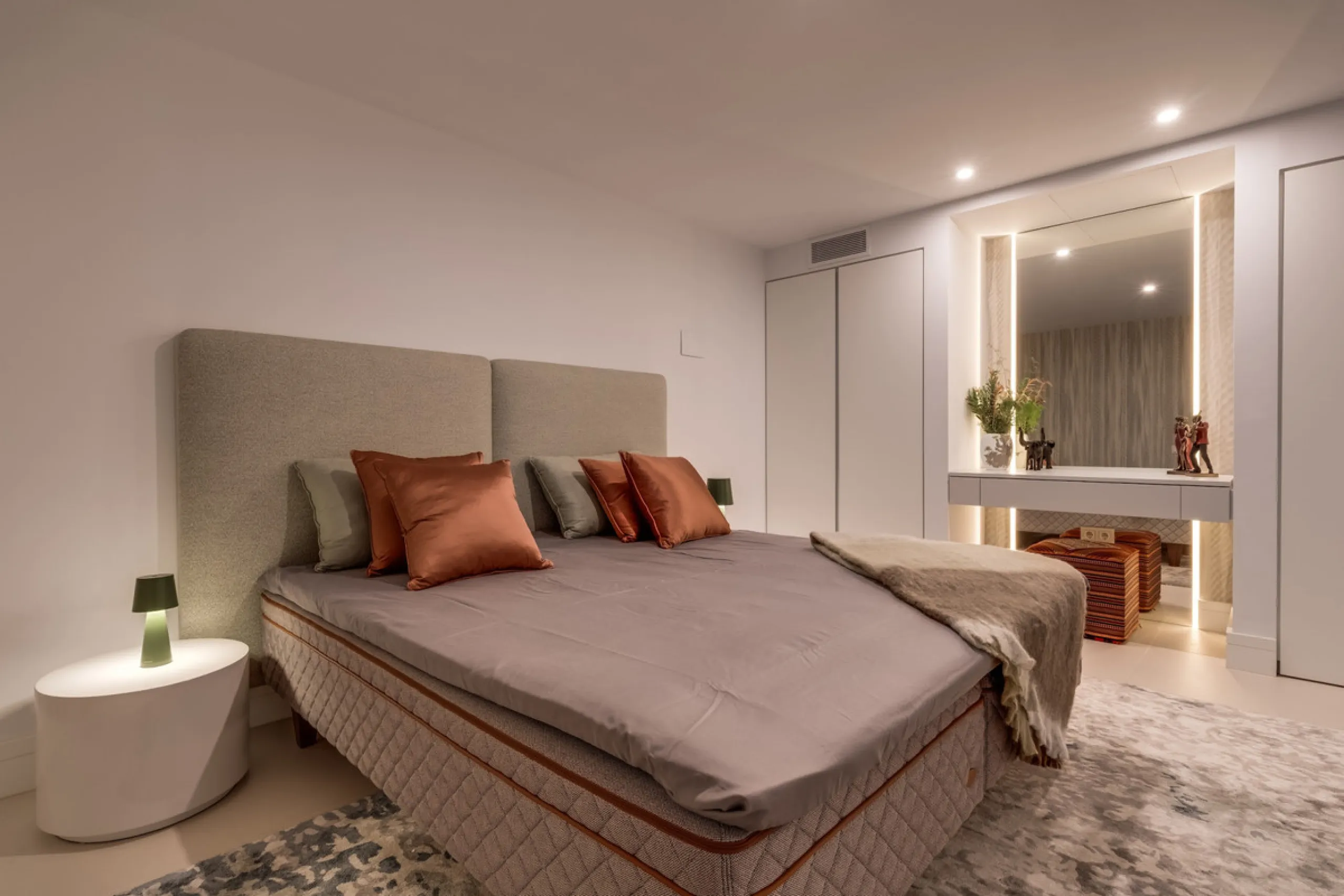 This exceptional villa is nestled within an exclusive gated community in Marbella's prestigious Golden Mile. Set on a generous south-facing plot, the property is bathed in natural sunlight and enjoys breathtaking panoramic sea views from both floors, crea