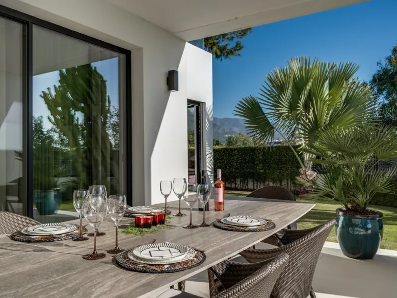 This exceptional villa is nestled within an exclusive gated community in Marbella's prestigious Golden Mile. Set on a generous south-facing plot, the property is bathed in natural sunlight and enjoys breathtaking panoramic sea views from both floors, crea