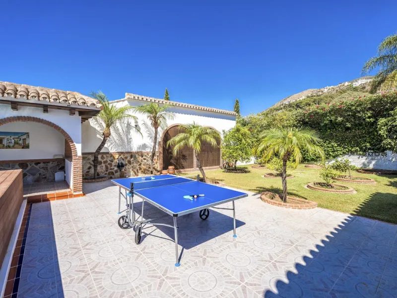 House - Detached Villa в продаже в Benalmadena, Málaga. В доме 6 спален и 6 ванных комнат. Площадь дома 500 м². Площадь участка 1590 м²
