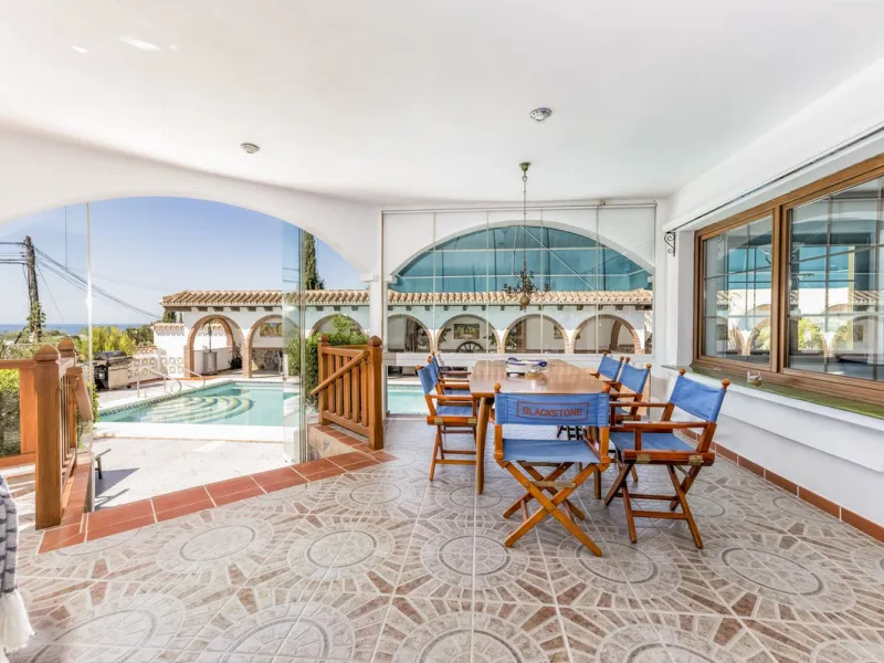 House - Detached Villa в продаже в Benalmadena, Málaga. В доме 6 спален и 6 ванных комнат. Площадь дома 500 м². Площадь участка 1590 м²