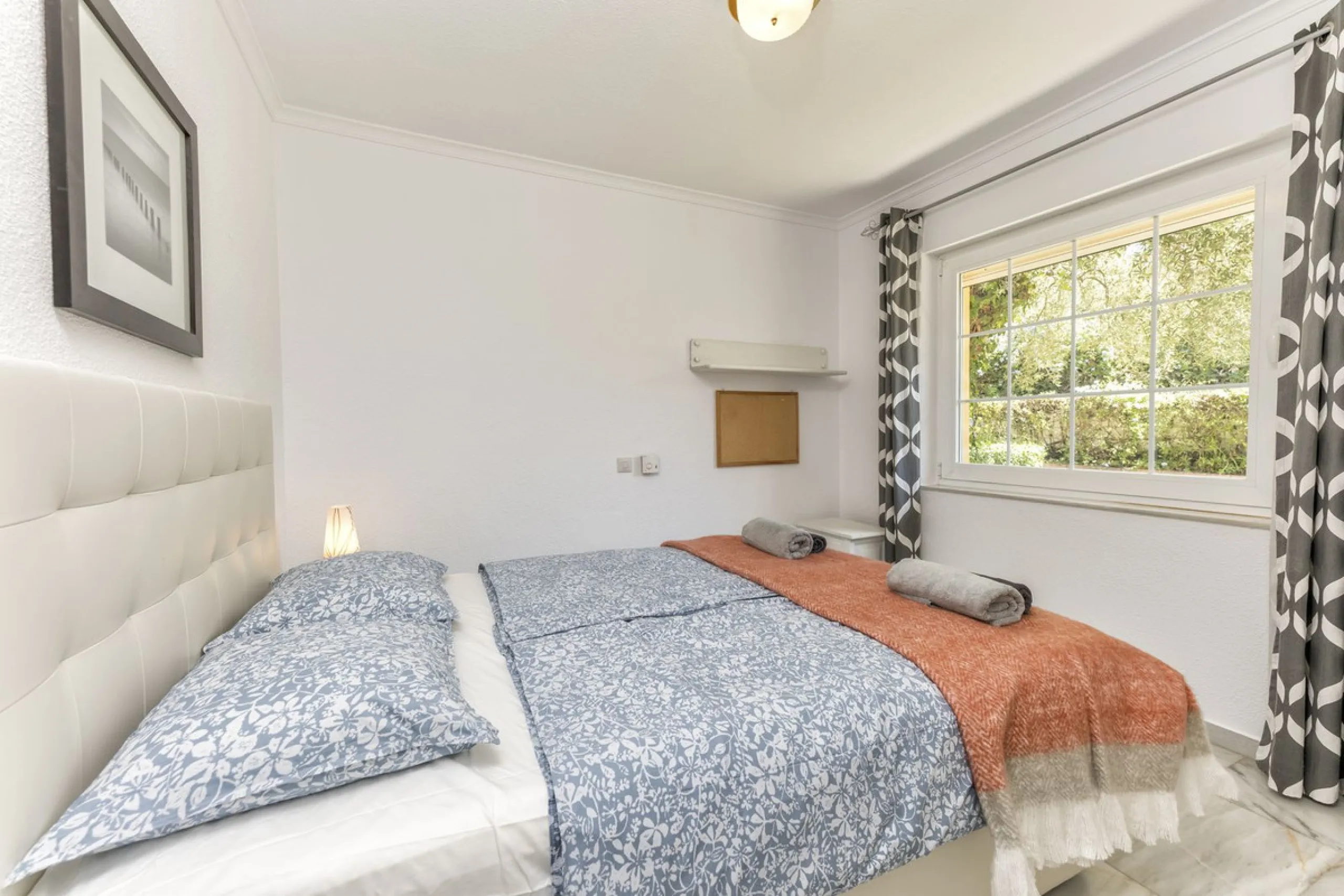 House - Detached Villa в продаже в Benalmadena, Málaga. В доме 6 спален и 6 ванных комнат. Площадь дома 500 м². Площадь участка 1590 м²