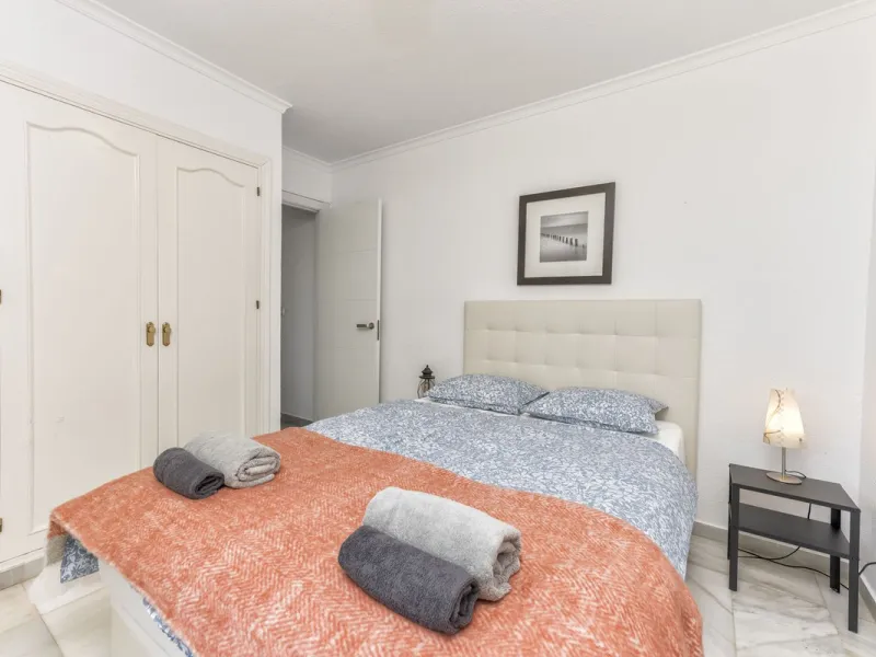 House - Detached Villa в продаже в Benalmadena, Málaga. В доме 6 спален и 6 ванных комнат. Площадь дома 500 м². Площадь участка 1590 м²