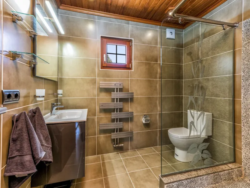 House - Detached Villa в продаже в Benalmadena, Málaga. В доме 6 спален и 6 ванных комнат. Площадь дома 500 м². Площадь участка 1590 м²