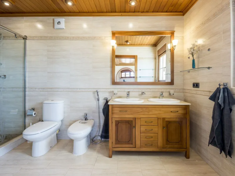 House - Detached Villa в продаже в Benalmadena, Málaga. В доме 6 спален и 6 ванных комнат. Площадь дома 500 м². Площадь участка 1590 м²