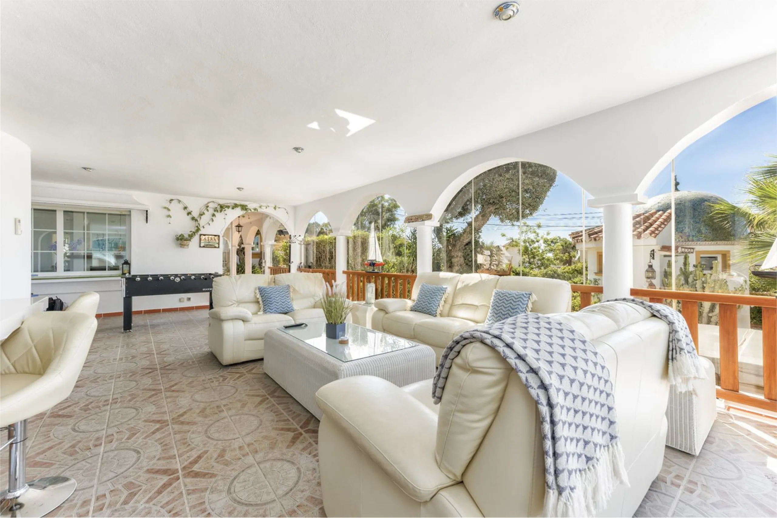 House - Detached Villa в продаже в Benalmadena, Málaga. В доме 6 спален и 6 ванных комнат. Площадь дома 500 м². Площадь участка 1590 м²