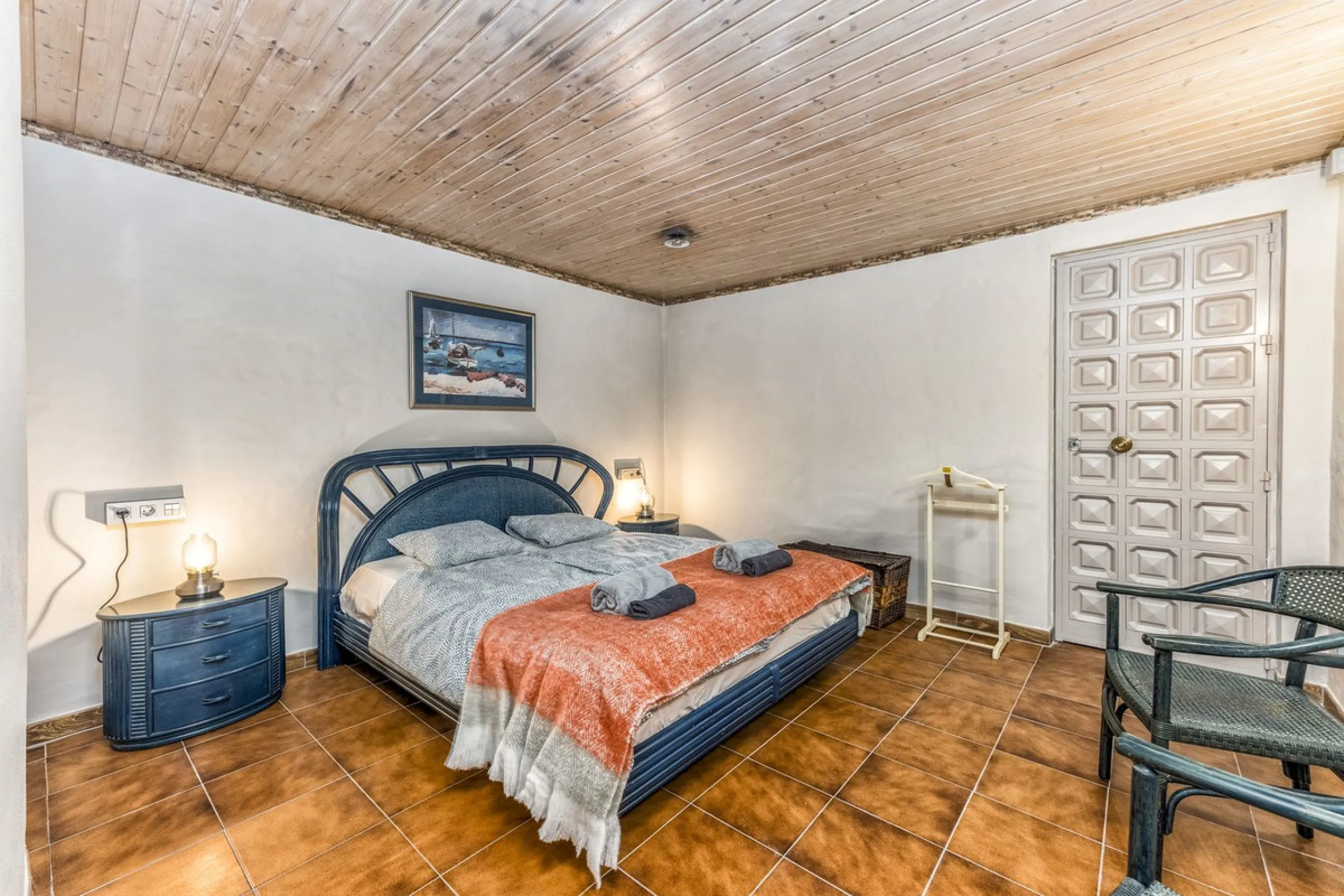 House - Detached Villa в продаже в Benalmadena, Málaga. В доме 6 спален и 6 ванных комнат. Площадь дома 500 м². Площадь участка 1590 м²