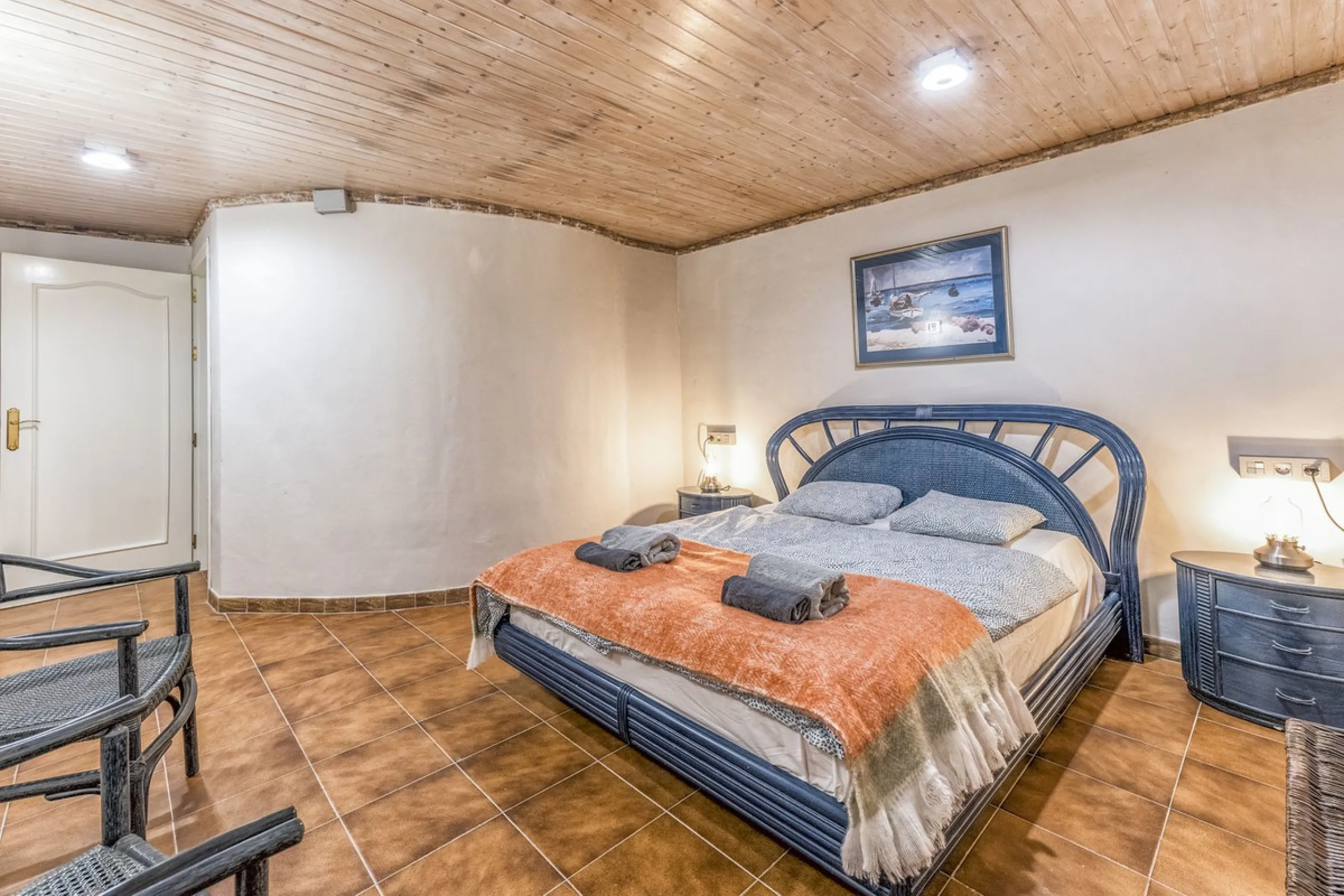 House - Detached Villa в продаже в Benalmadena, Málaga. В доме 6 спален и 6 ванных комнат. Площадь дома 500 м². Площадь участка 1590 м²
