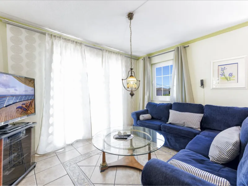 House - Detached Villa в продаже в Benalmadena, Málaga. В доме 6 спален и 6 ванных комнат. Площадь дома 500 м². Площадь участка 1590 м²