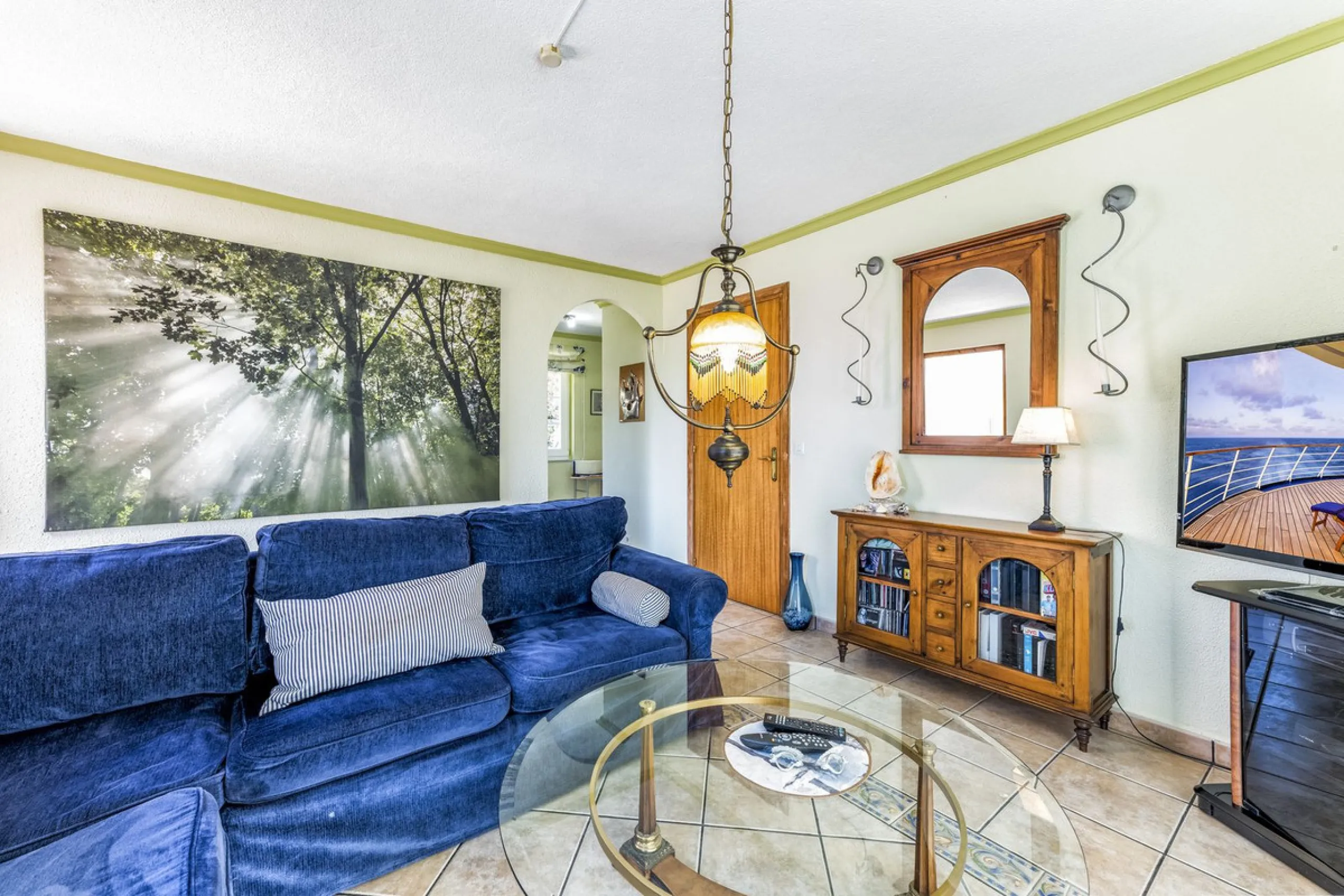 House - Detached Villa в продаже в Benalmadena, Málaga. В доме 6 спален и 6 ванных комнат. Площадь дома 500 м². Площадь участка 1590 м²