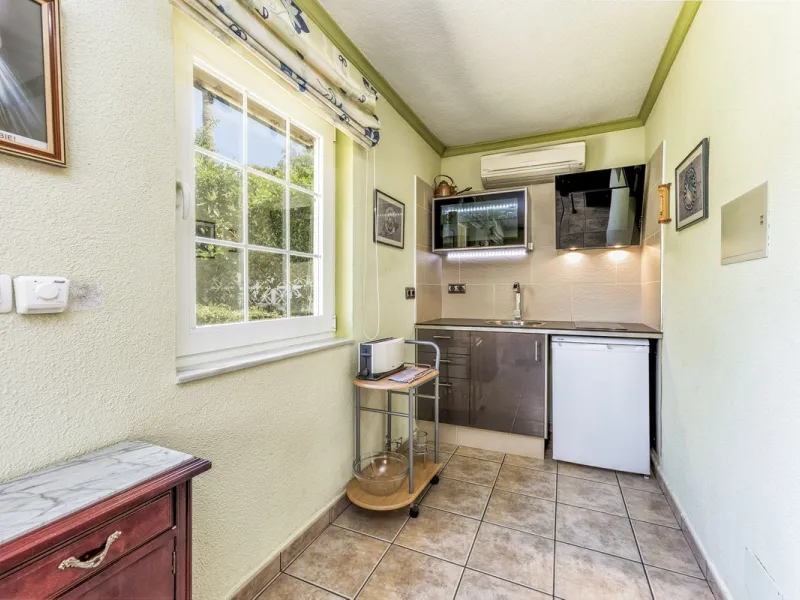House - Detached Villa в продаже в Benalmadena, Málaga. В доме 6 спален и 6 ванных комнат. Площадь дома 500 м². Площадь участка 1590 м²