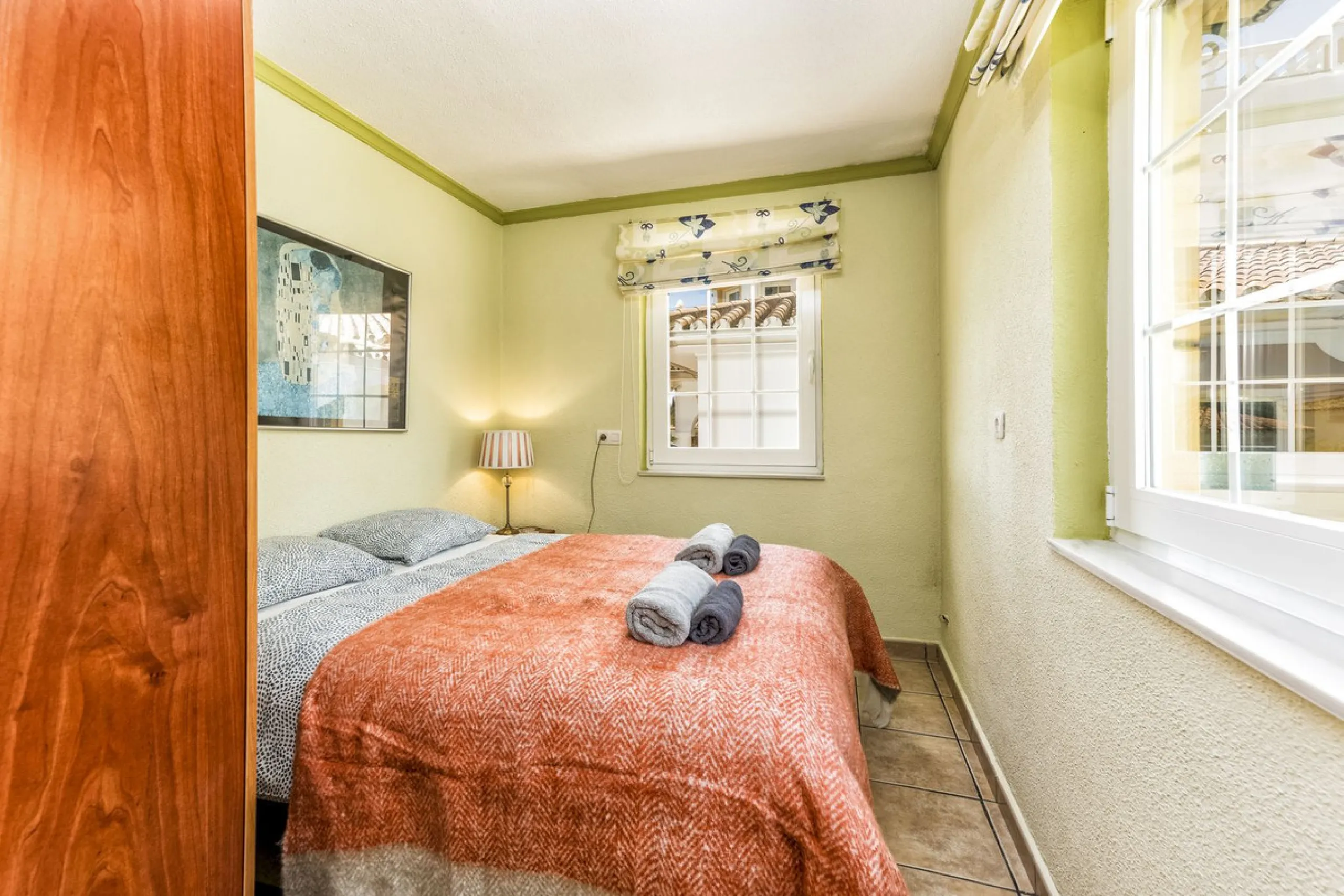 House - Detached Villa в продаже в Benalmadena, Málaga. В доме 6 спален и 6 ванных комнат. Площадь дома 500 м². Площадь участка 1590 м²