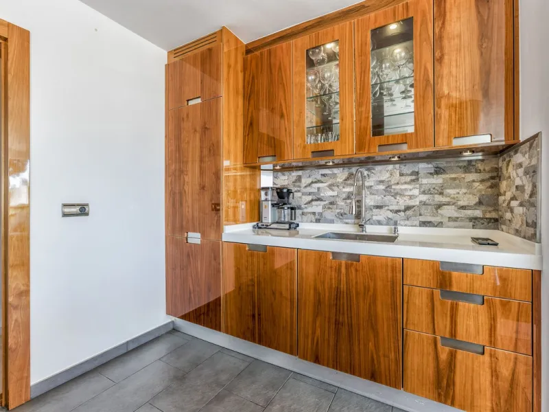 House - Detached Villa в продаже в Benalmadena, Málaga. В доме 6 спален и 6 ванных комнат. Площадь дома 500 м². Площадь участка 1590 м²