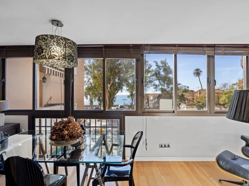 Discover this exclusive gem on the beachfront, where luxury and elegance blend seamlessly to offer you an unparalleled lifestyle in one of the most privileged areas of Málaga Capital, the Cerrado de Calderón urbanization.