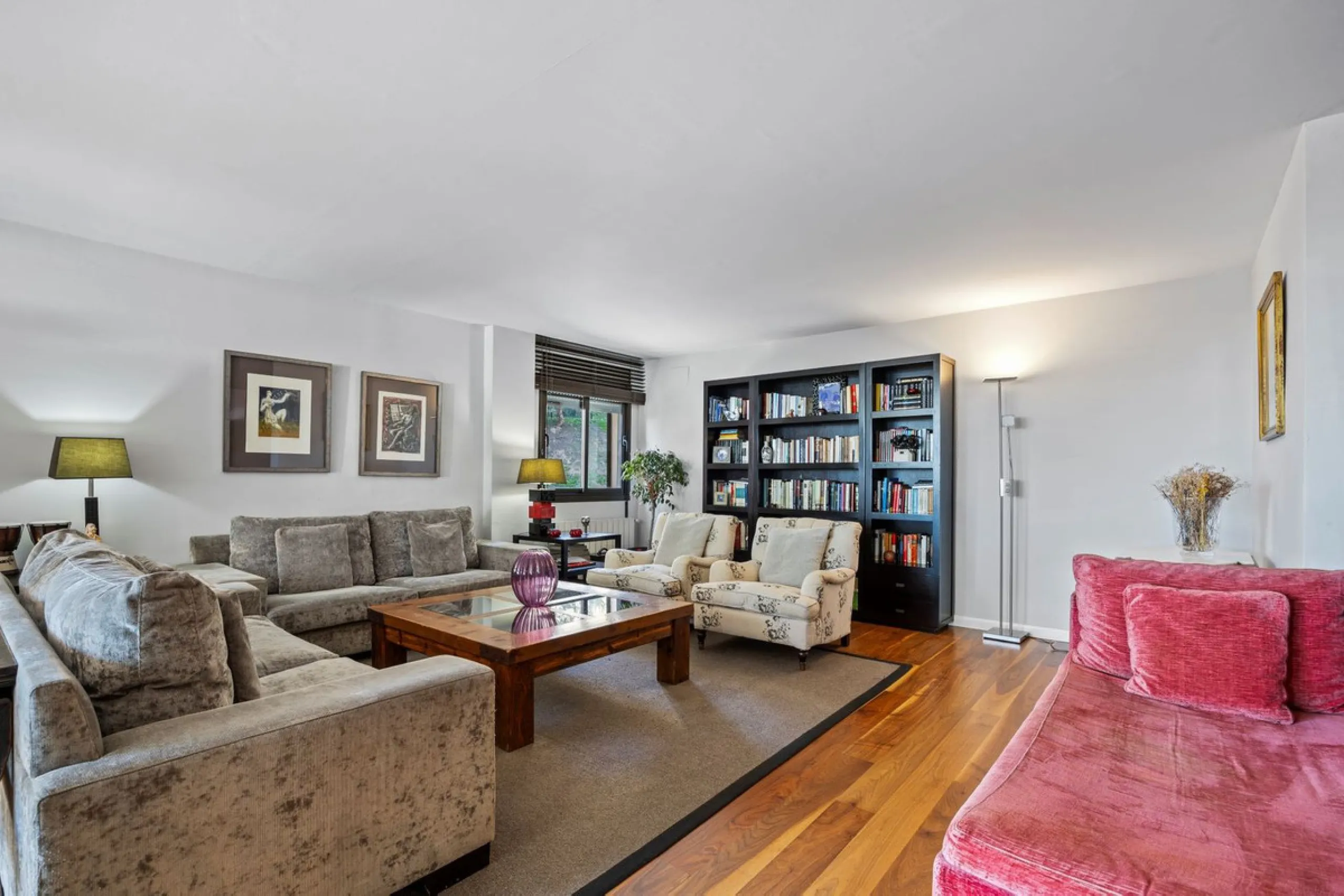 Discover this exclusive gem on the beachfront, where luxury and elegance blend seamlessly to offer you an unparalleled lifestyle in one of the most privileged areas of Málaga Capital, the Cerrado de Calderón urbanization.
