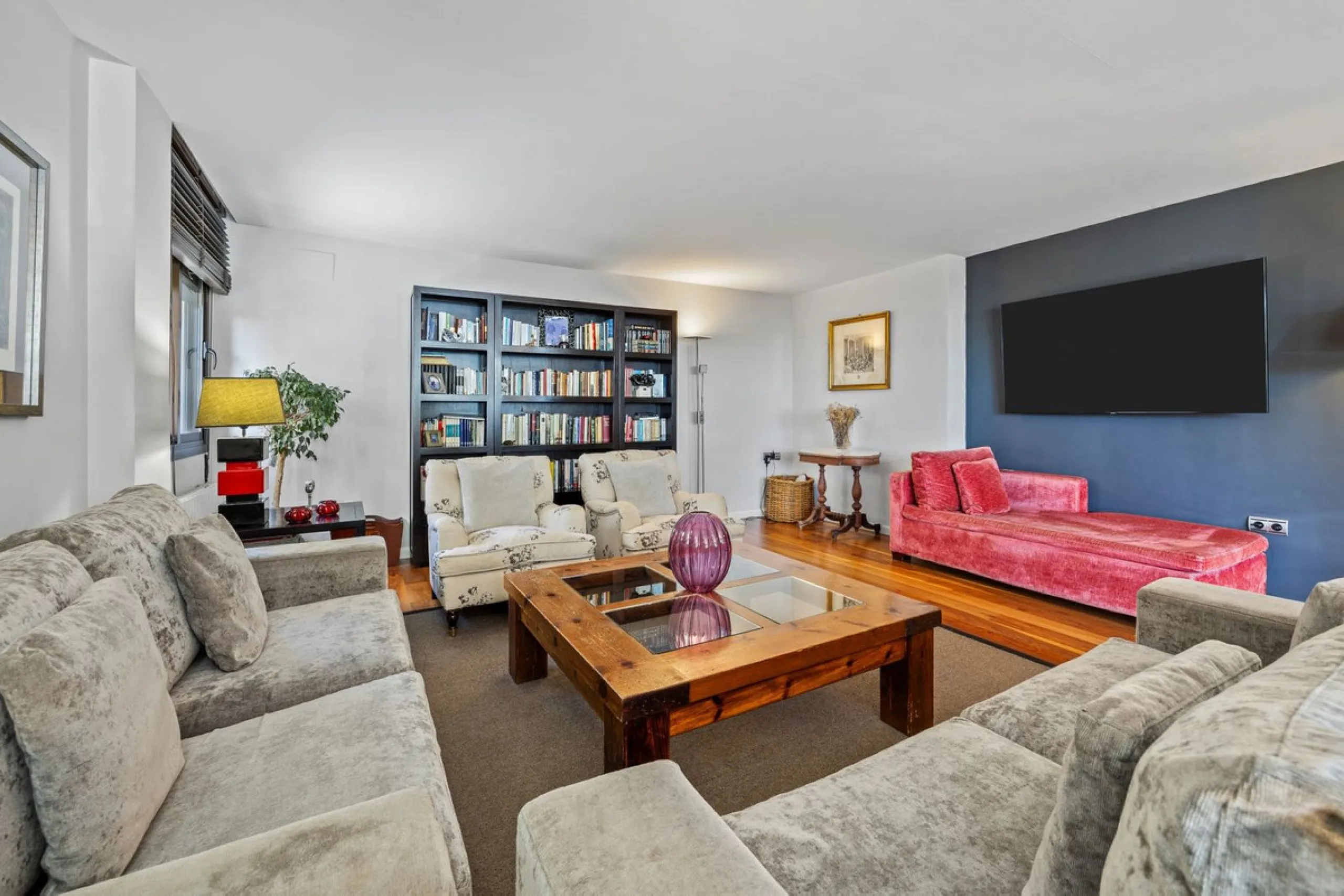 Discover this exclusive gem on the beachfront, where luxury and elegance blend seamlessly to offer you an unparalleled lifestyle in one of the most privileged areas of Málaga Capital, the Cerrado de Calderón urbanization.