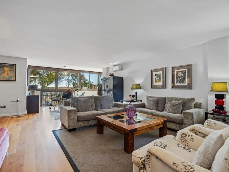 Discover this exclusive gem on the beachfront, where luxury and elegance blend seamlessly to offer you an unparalleled lifestyle in one of the most privileged areas of Málaga Capital, the Cerrado de Calderón urbanization.