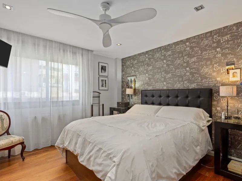Discover this exclusive gem on the beachfront, where luxury and elegance blend seamlessly to offer you an unparalleled lifestyle in one of the most privileged areas of Málaga Capital, the Cerrado de Calderón urbanization.