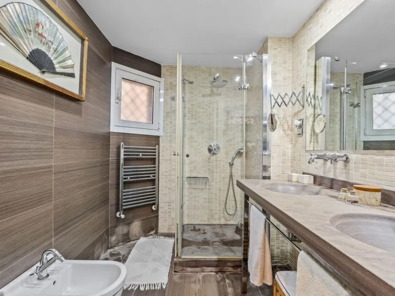 Discover this exclusive gem on the beachfront, where luxury and elegance blend seamlessly to offer you an unparalleled lifestyle in one of the most privileged areas of Málaga Capital, the Cerrado de Calderón urbanization.