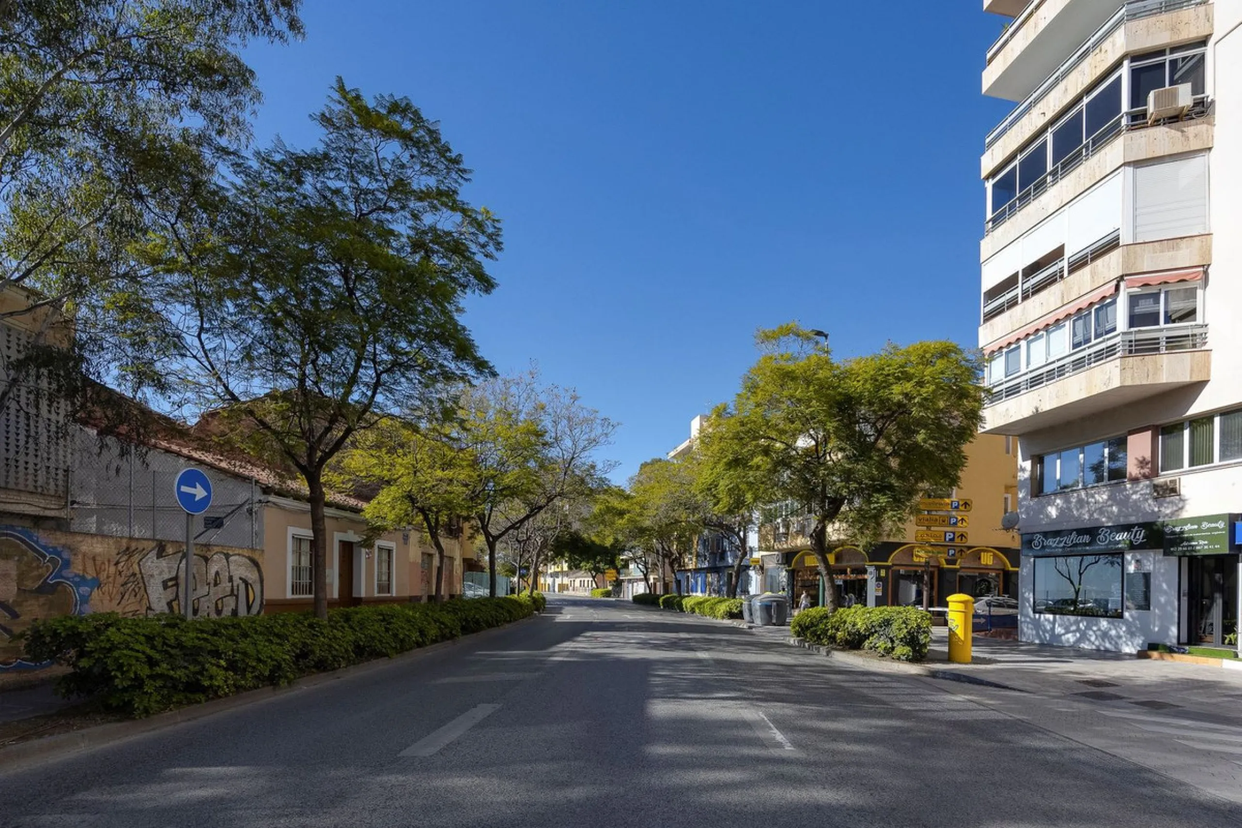 Discover this exclusive gem on the beachfront, where luxury and elegance blend seamlessly to offer you an unparalleled lifestyle in one of the most privileged areas of Málaga Capital, the Cerrado de Calderón urbanization.