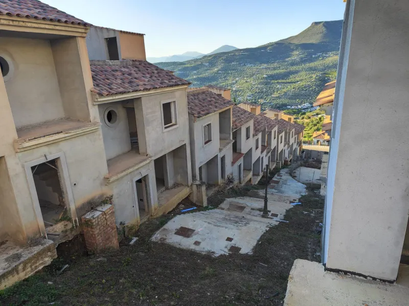 House - Semi-Detached House в продаже в Alcaucín, Málaga. В доме 3 спален и 2 ванных комнат. Площадь дома 7950 м²