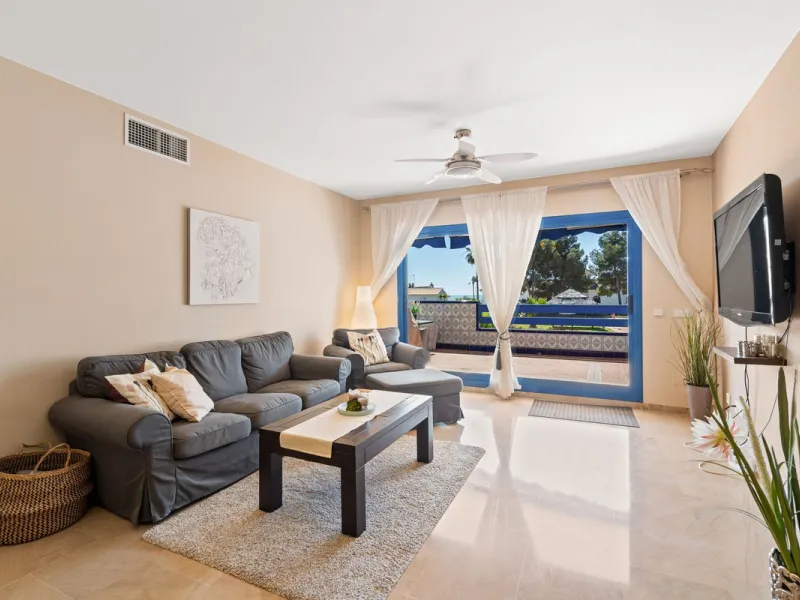 Perfect opportunity to buy a comfortable, well-maintained apartment in a highly sought-after 24-hour security community in La Duquesa, with walking distance to everything. This apartment offers a coastal lifestyle which is highlited with a lovely sea view