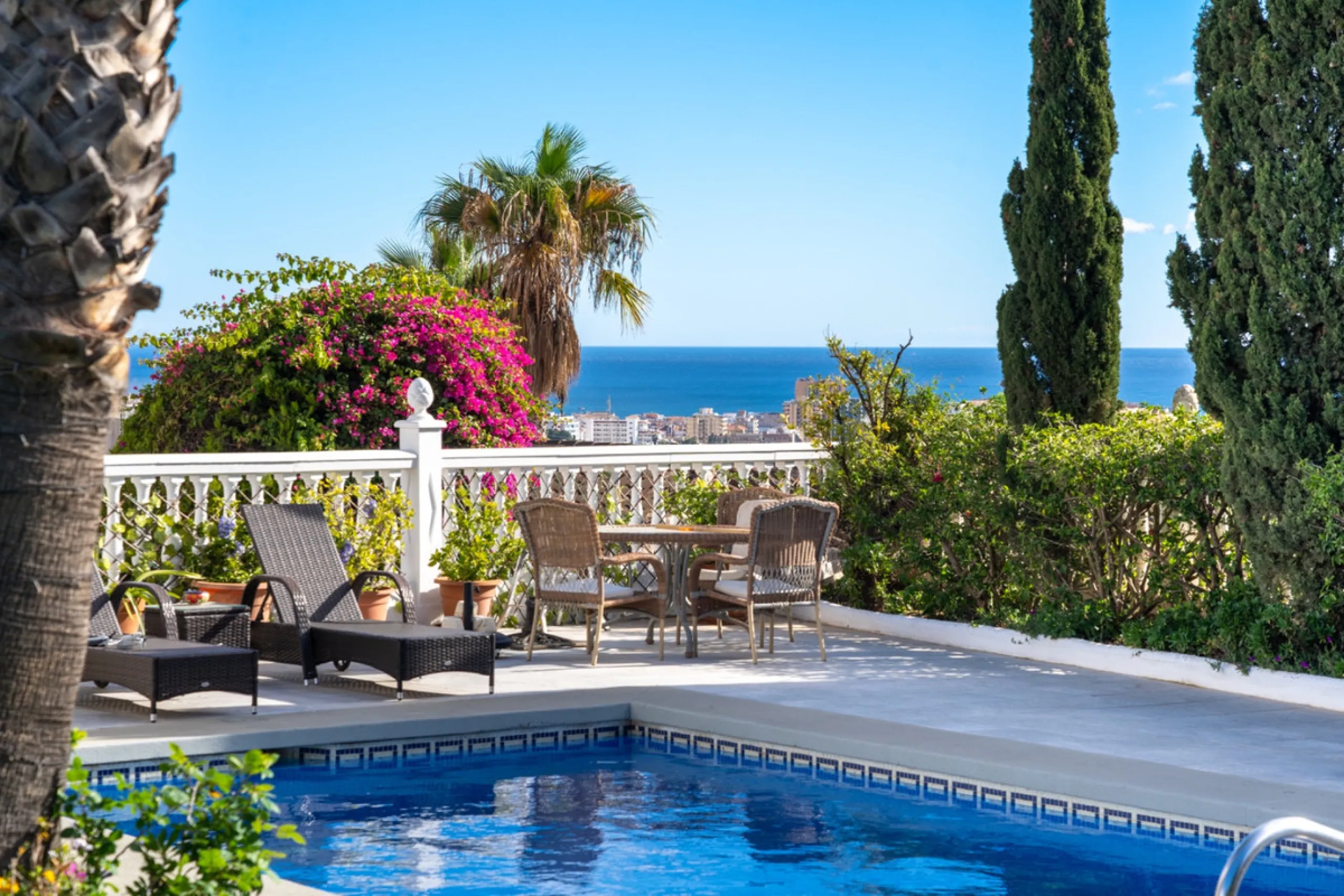 House - Detached Villa в продаже в Mijas, Málaga. В доме 3 спален и 4 ванных комнат. Площадь дома 250 м². Площадь участка 900 м²