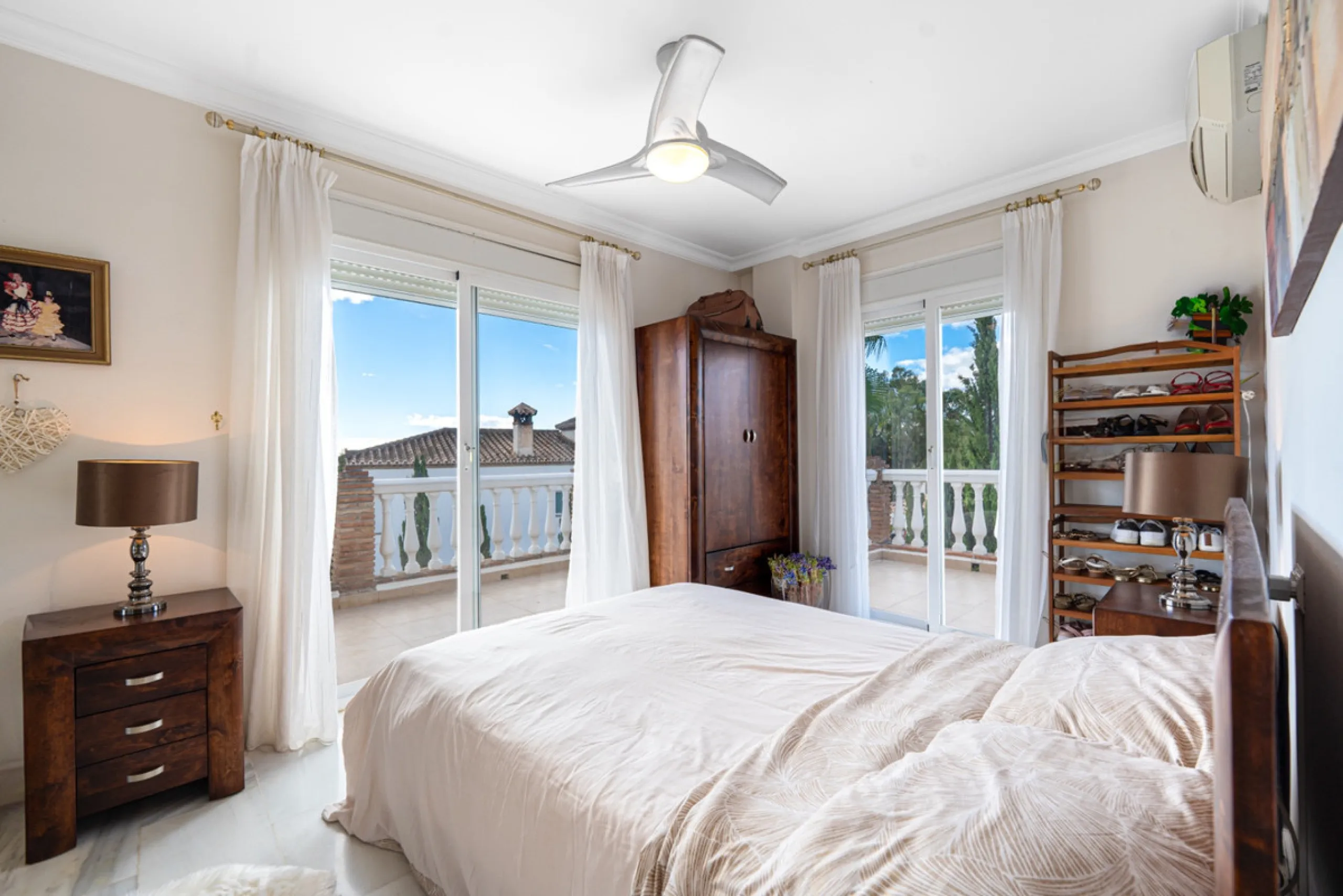 House - Detached Villa в продаже в Mijas, Málaga. В доме 3 спален и 4 ванных комнат. Площадь дома 250 м². Площадь участка 900 м²