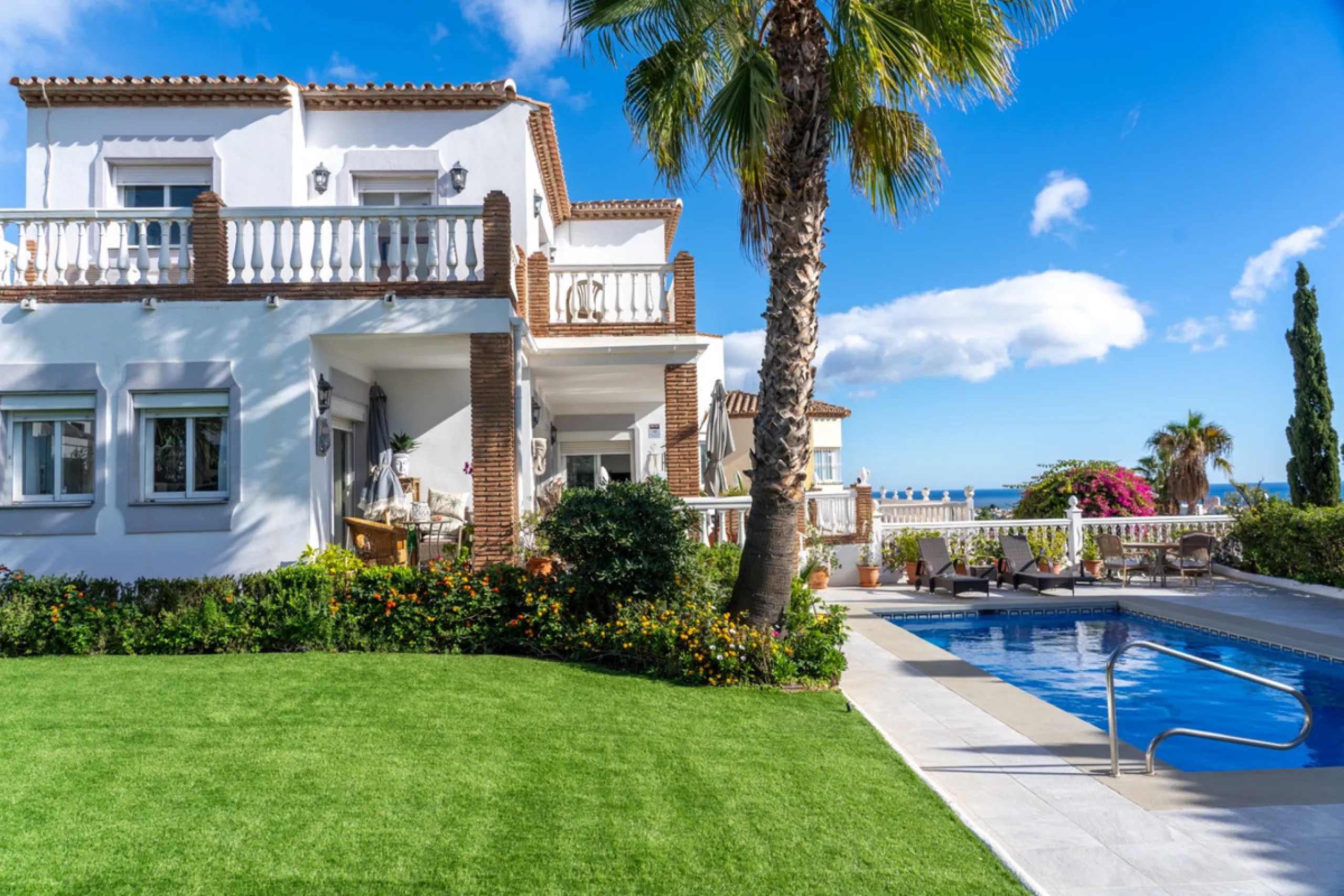 House - Detached Villa в продаже в Mijas, Málaga. В доме 3 спален и 4 ванных комнат. Площадь дома 250 м². Площадь участка 900 м²