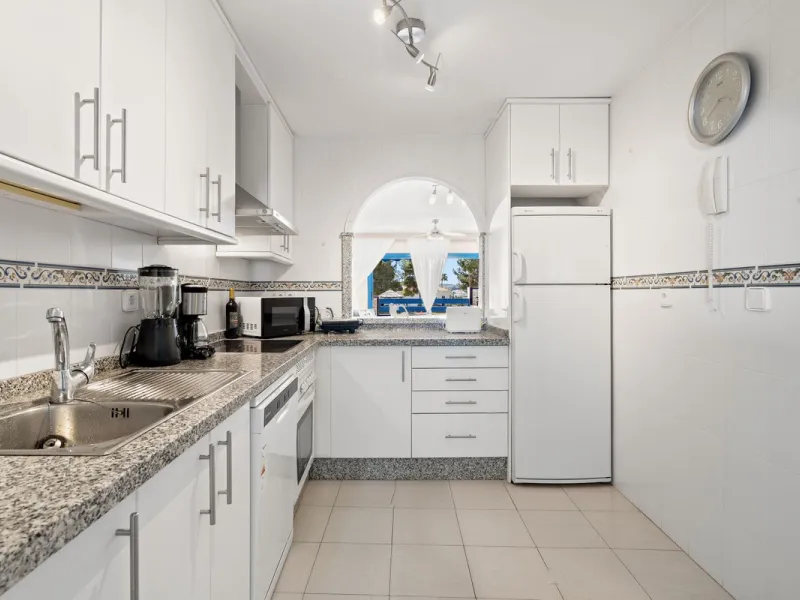 Apartment - Middle Floor Apartment в продаже в Manilva, Málaga. В доме 2 спален и 2 ванных комнат. Площадь дома 100 м²