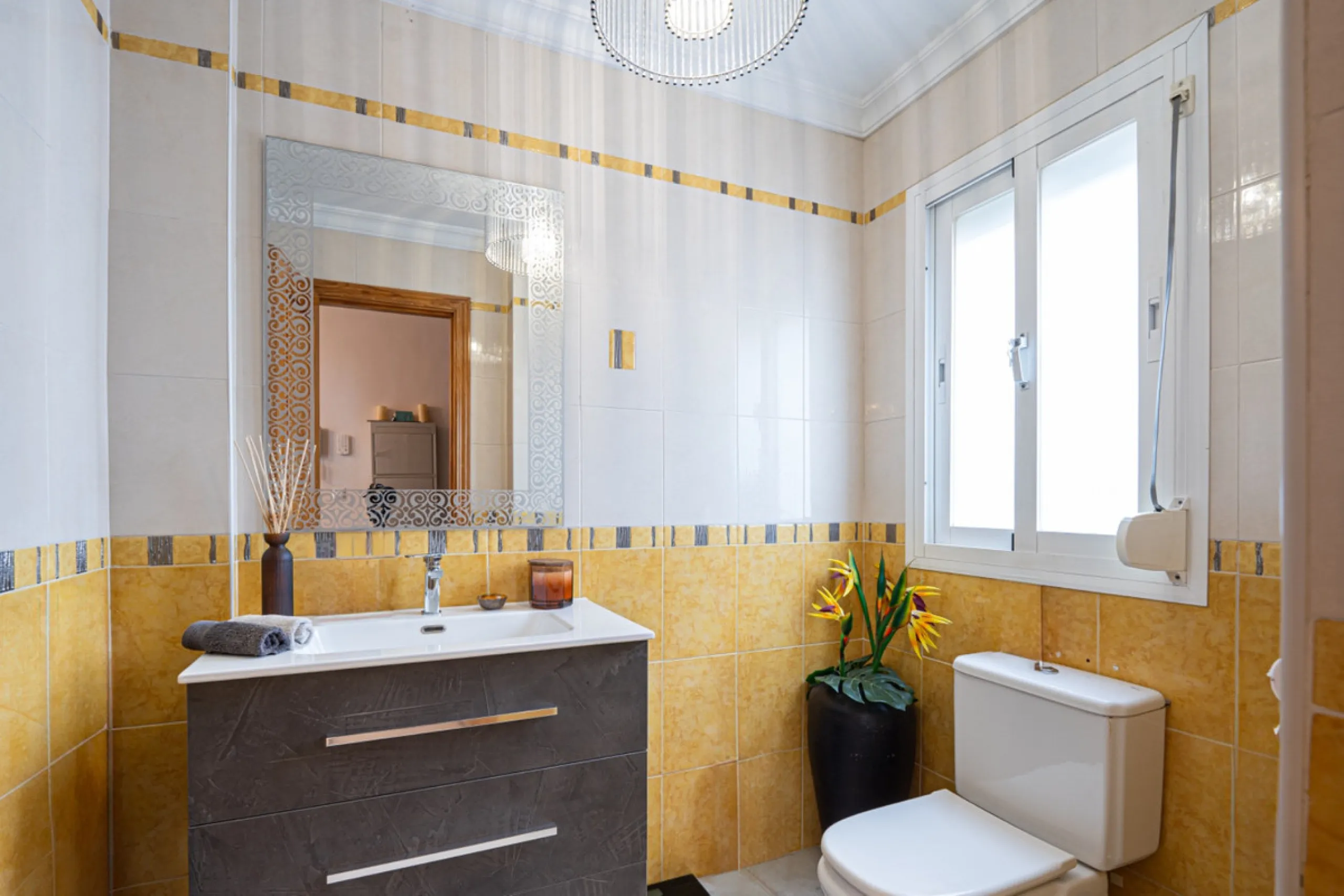 House - Detached Villa в продаже в Mijas, Málaga. В доме 3 спален и 4 ванных комнат. Площадь дома 250 м². Площадь участка 900 м²