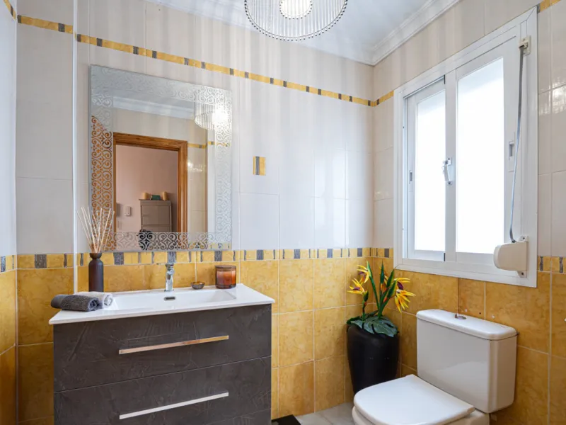 House - Detached Villa в продаже в Mijas, Málaga. В доме 3 спален и 4 ванных комнат. Площадь дома 250 м². Площадь участка 900 м²