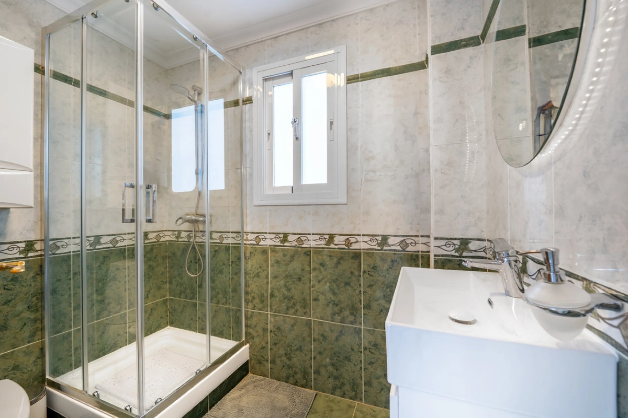 House - Detached Villa в продаже в Mijas, Málaga. В доме 3 спален и 4 ванных комнат. Площадь дома 250 м². Площадь участка 900 м²