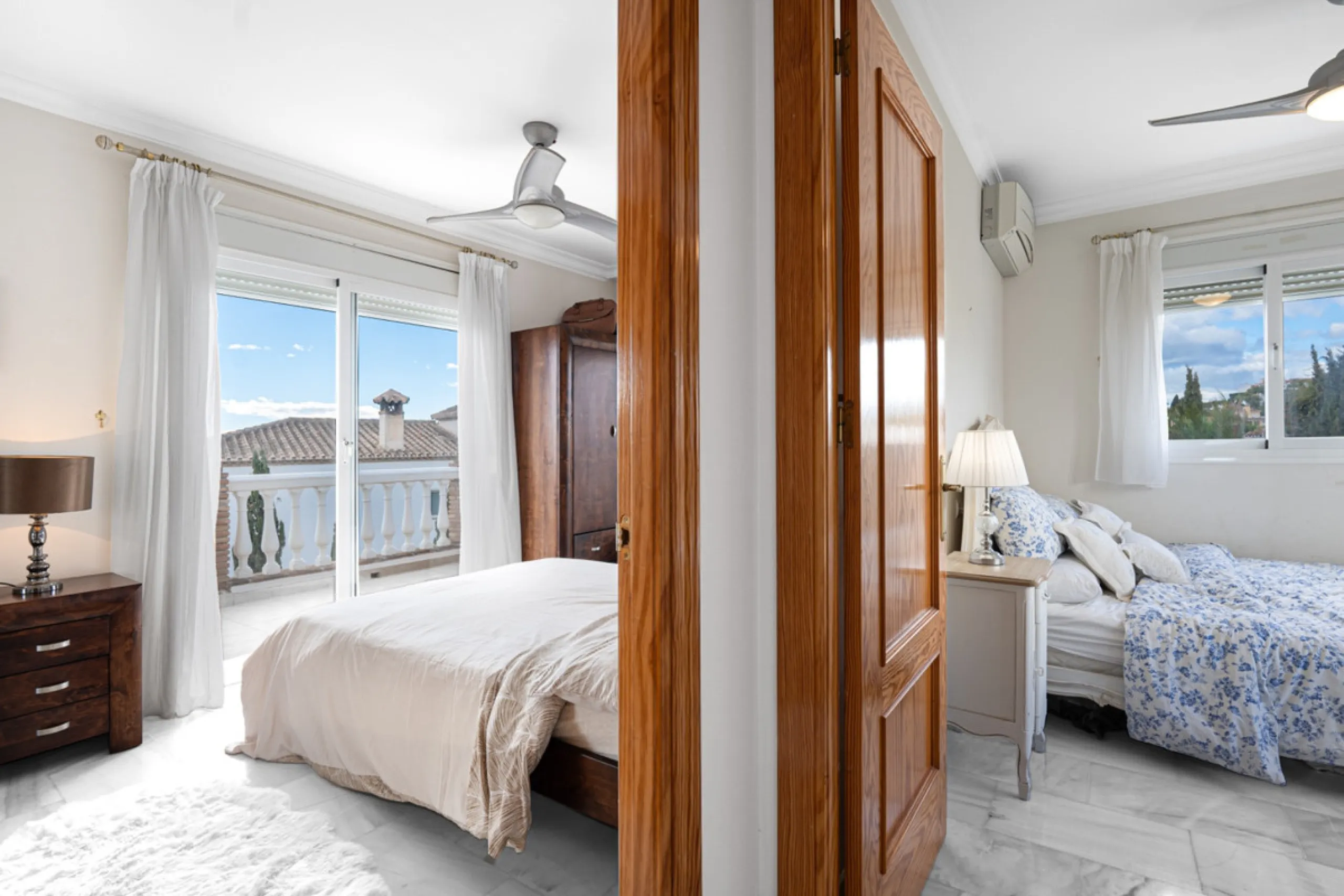 House - Detached Villa в продаже в Mijas, Málaga. В доме 3 спален и 4 ванных комнат. Площадь дома 250 м². Площадь участка 900 м²