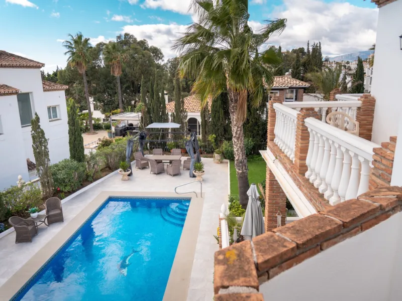House - Detached Villa в продаже в Mijas, Málaga. В доме 3 спален и 4 ванных комнат. Площадь дома 250 м². Площадь участка 900 м²