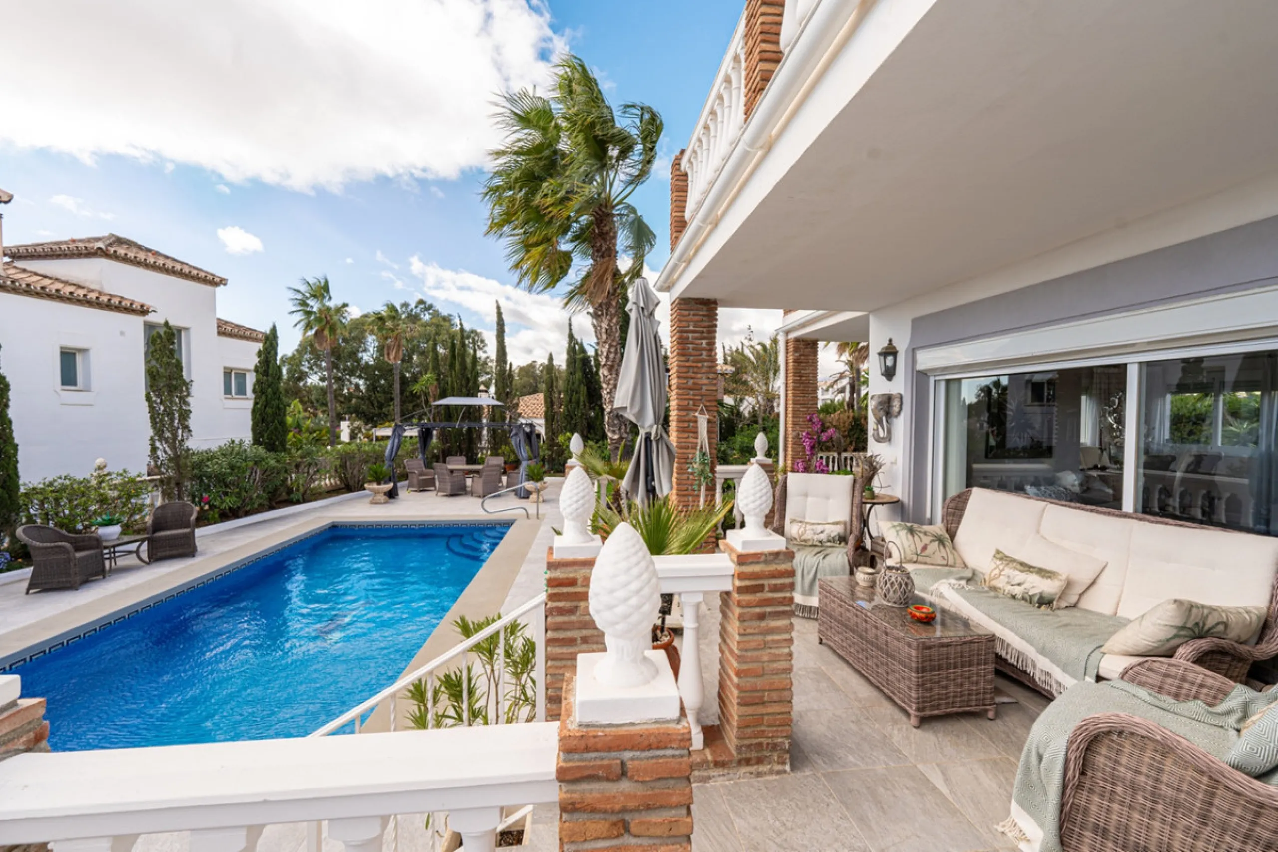 House - Detached Villa в продаже в Mijas, Málaga. В доме 3 спален и 4 ванных комнат. Площадь дома 250 м². Площадь участка 900 м²