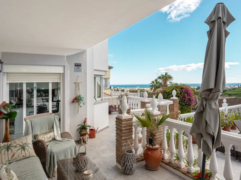 House - Detached Villa в продаже в Mijas, Málaga. В доме 3 спален и 4 ванных комнат. Площадь дома 250 м². Площадь участка 900 м²