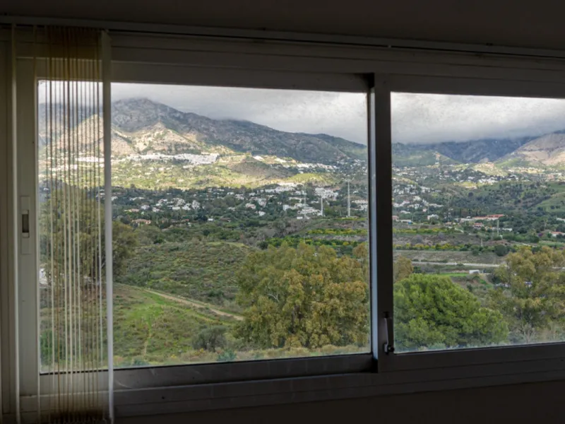 House - Detached Villa в продаже в Mijas, Málaga. В доме 3 спален и 4 ванных комнат. Площадь дома 250 м². Площадь участка 900 м²