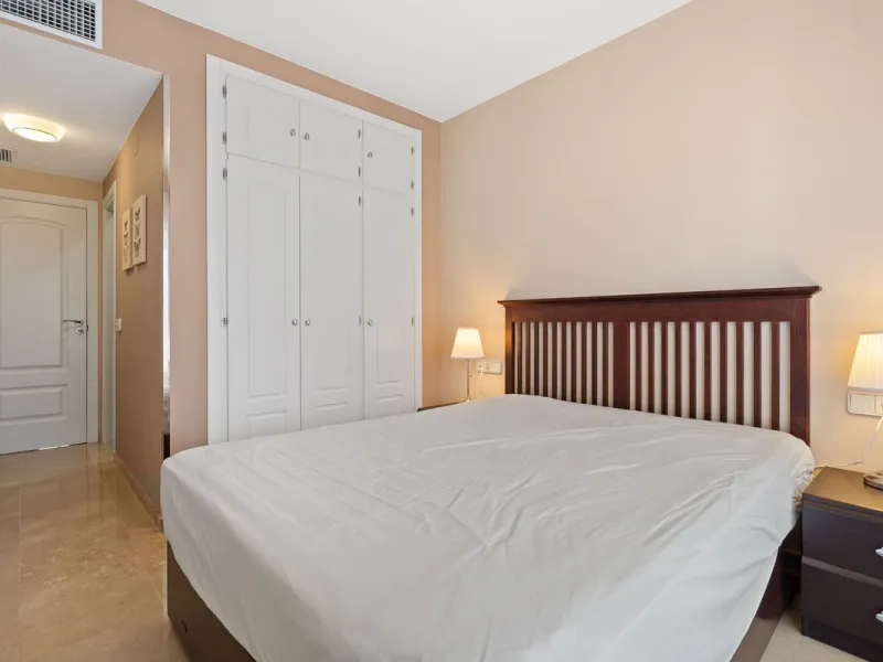 Apartment - Middle Floor Apartment в продаже в Manilva, Málaga. В доме 2 спален и 2 ванных комнат. Площадь дома 100 м²