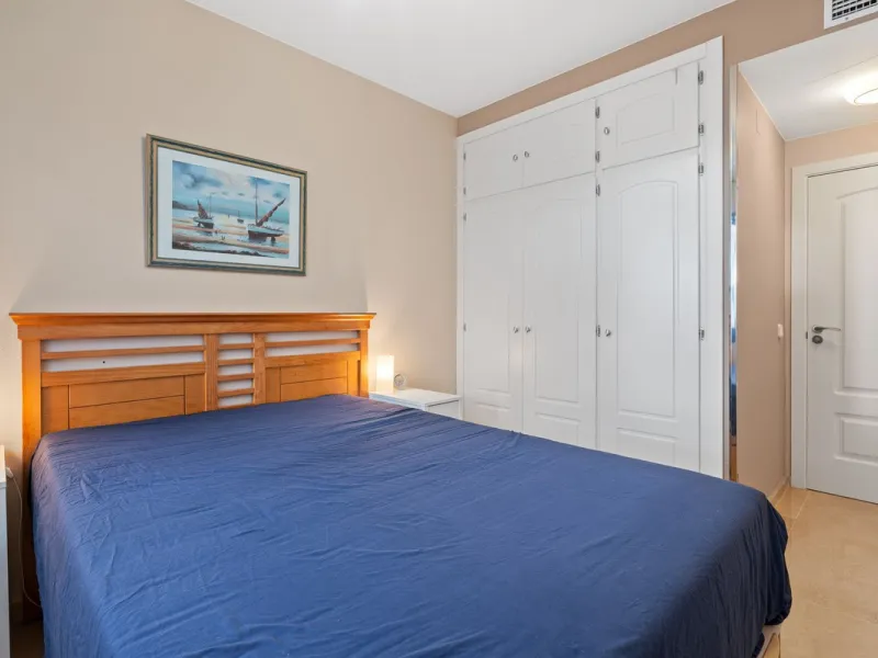 Apartment - Middle Floor Apartment в продаже в Manilva, Málaga. В доме 2 спален и 2 ванных комнат. Площадь дома 100 м²
